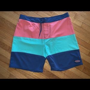 Vineyard Vines swim trunks board shorts 42